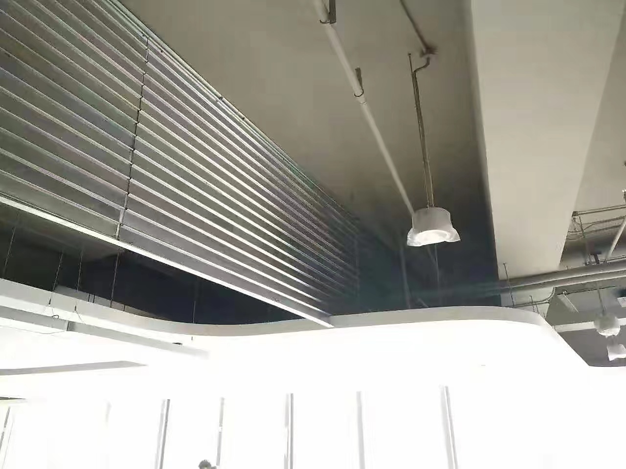 擋煙垂壁有幾種材質(zhì)？各自的特點是什么？(圖8)